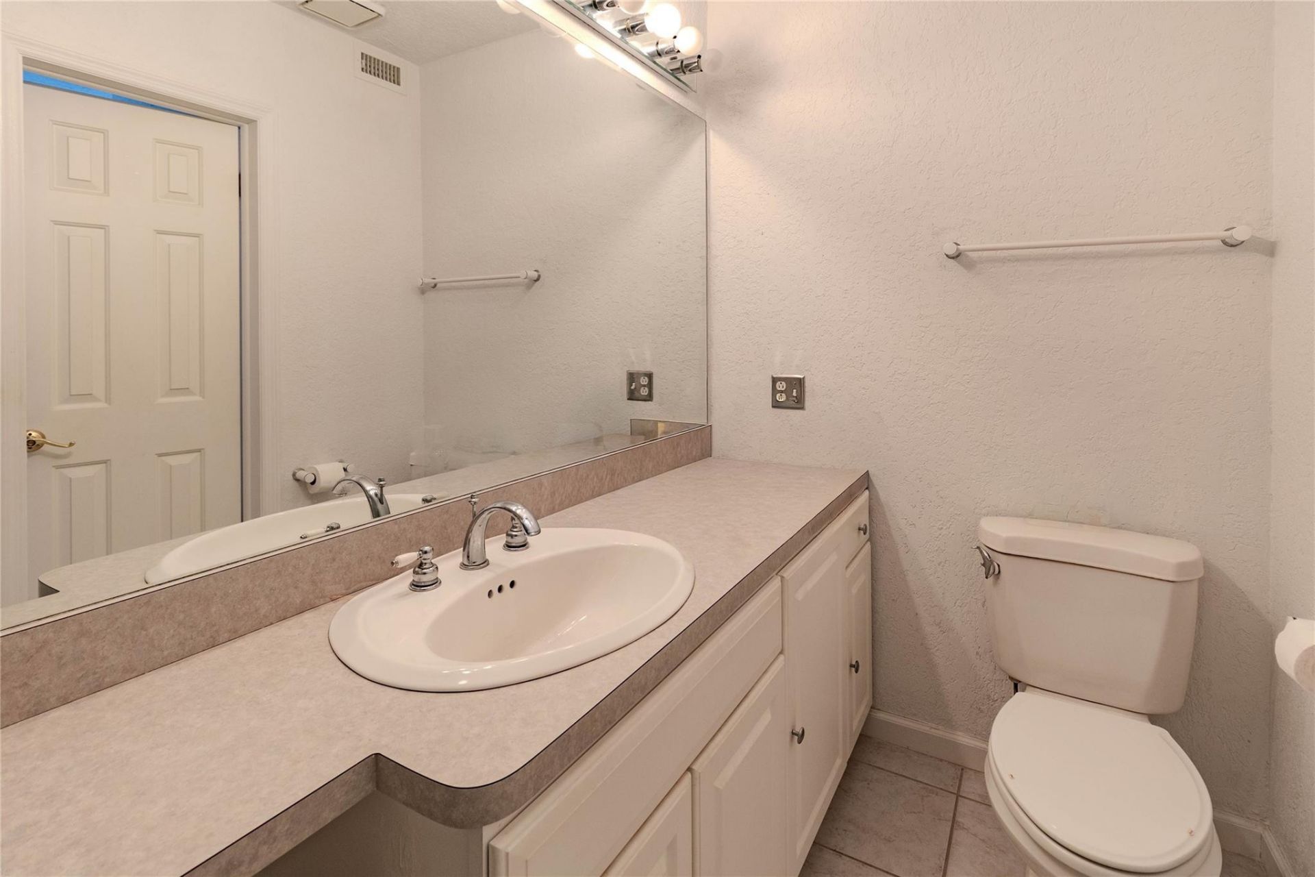 1201 S Riverside Drive, Unit 206, Pompano Beach, FL 33062 Photo