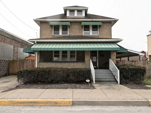 26 S Main Street, Houston, PA 15342