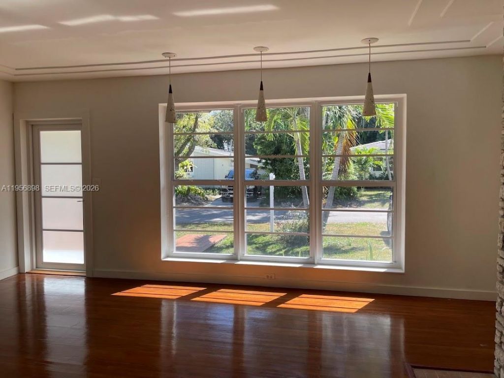 811 NE 70th St, Miami, FL 33138 Photo