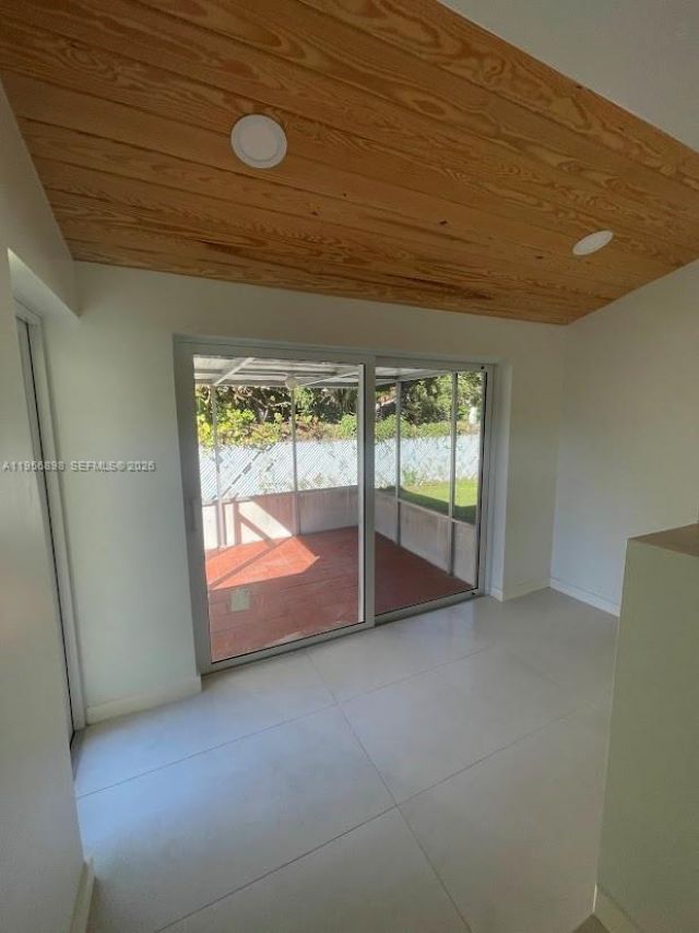 811 NE 70th St, Miami, FL 33138 Photo