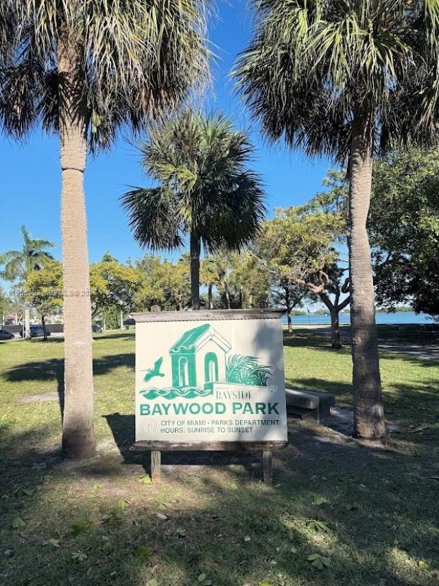 811 NE 70th St, Miami, FL 33138 Photo