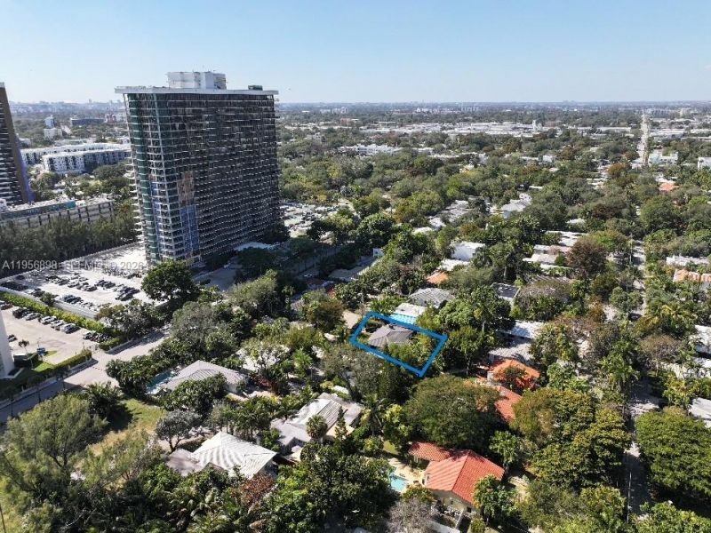 811 NE 70th St, Miami, FL 33138 Photo