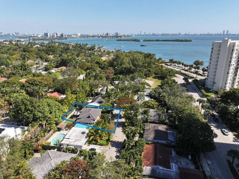 811 NE 70th St, Miami, FL 33138 Photo