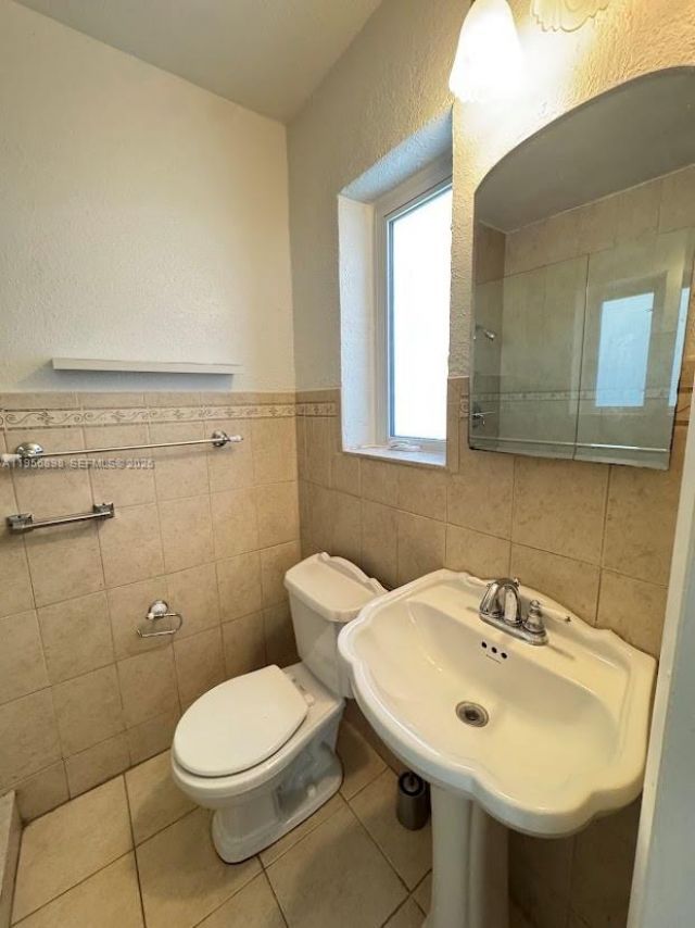 811 NE 70th St, Miami, FL 33138 Photo