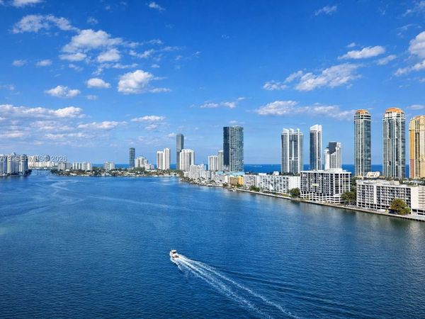 301 174th St, Unit 1917, Sunny Isles Beach, FL 33160