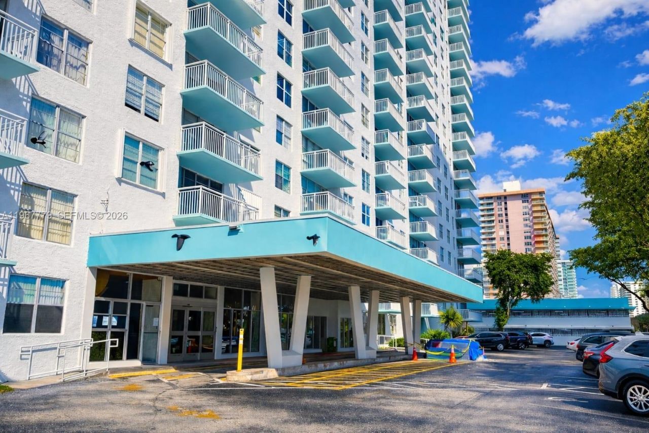 301 174th St, Unit 1917, Sunny Isles Beach, FL 33160 Photo