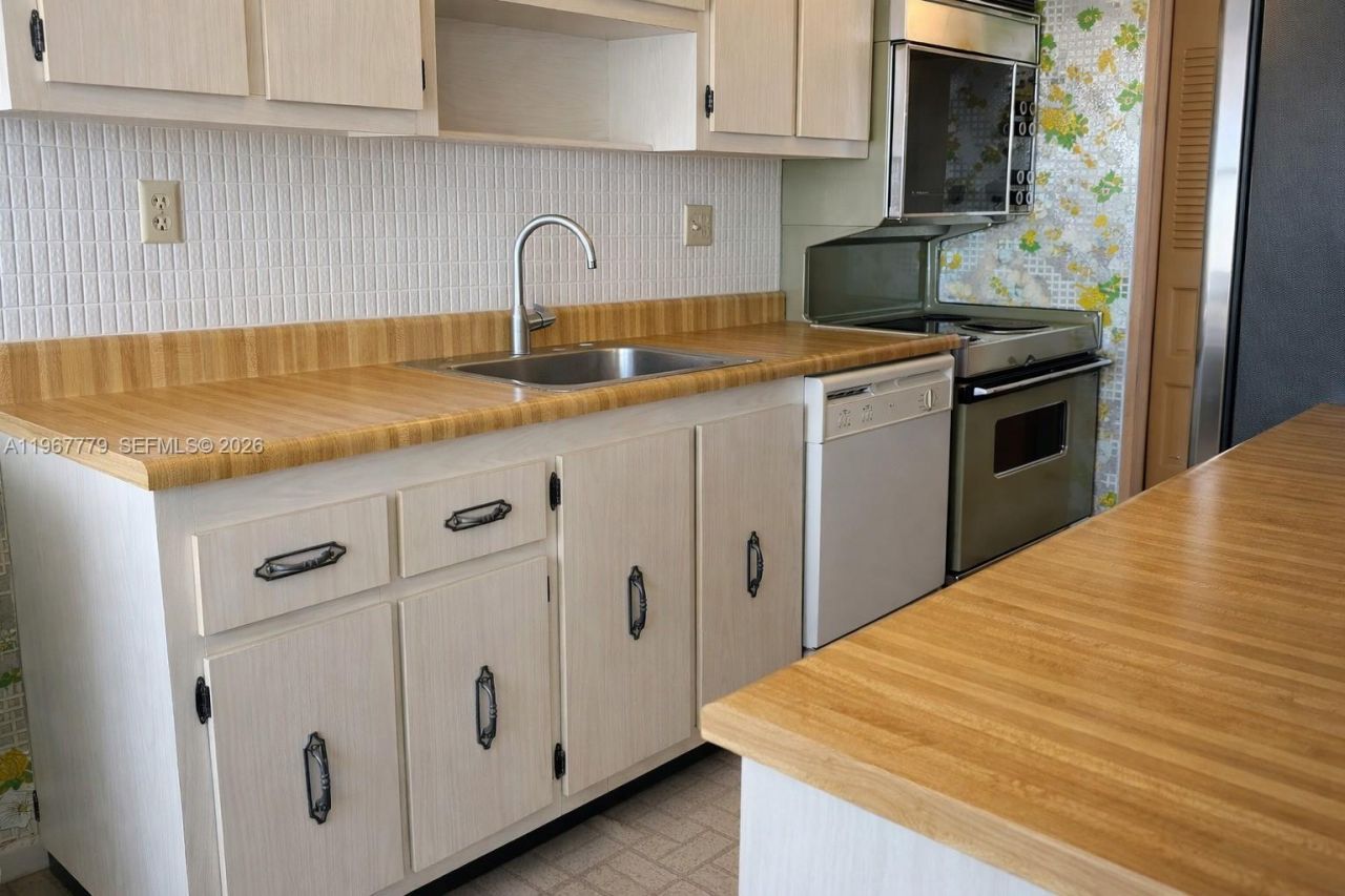 301 174th St, Unit 1917, Sunny Isles Beach, FL 33160 Photo