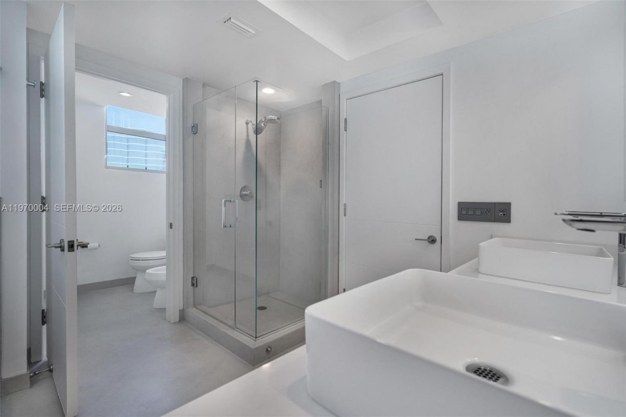 1331 Brickell Bay Dr , Unit 2402, Miami, FL 33131 Photo