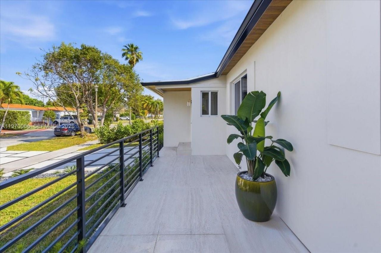 1971 SW 33rd Ave, Miami, FL 33145 Photo