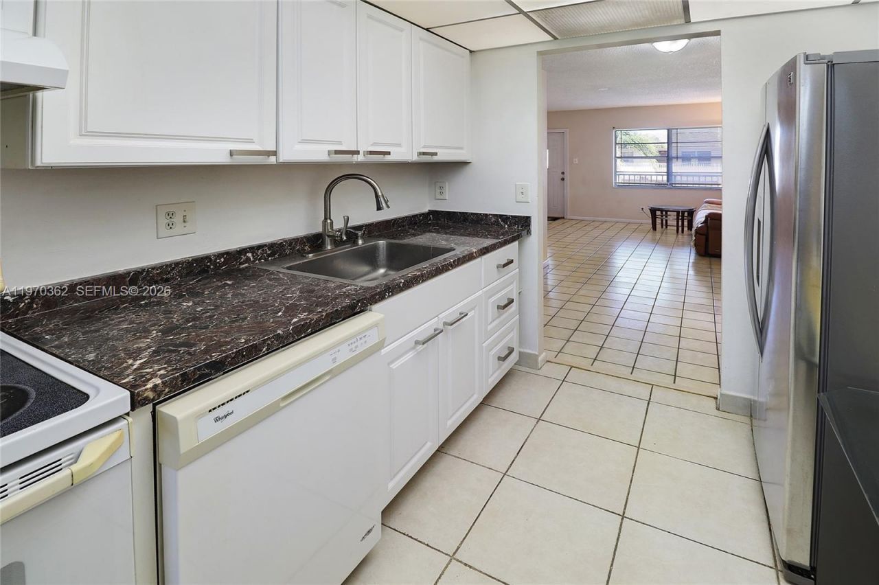 601 NW 78th Ter, Unit 204, Margate, FL 33063 Photo