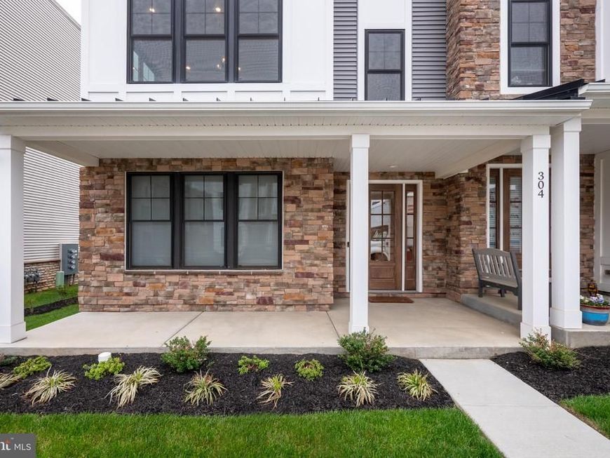 304 Squire Drive, Newtown Square, PA 19073 Main Photo