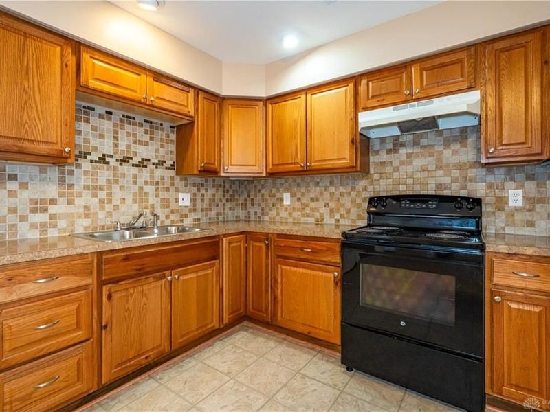 16 Hillgard Street, Dayton, OH 45426 Photo 11