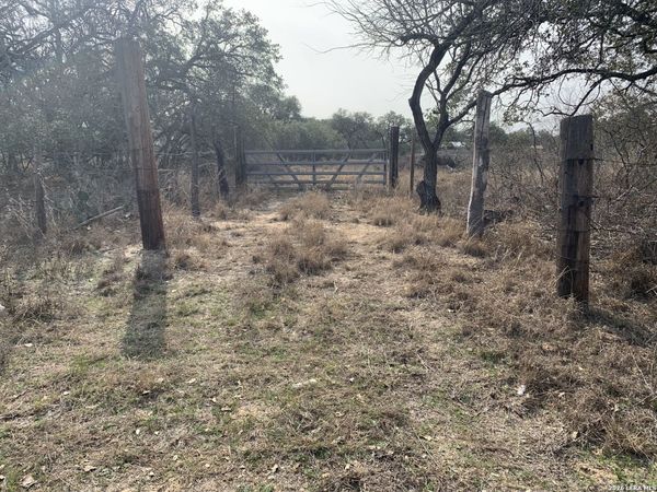 264 CR 6719, Natalia, TX 78059
