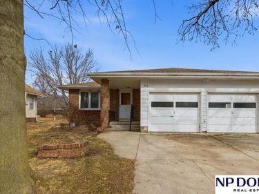 304 W Elm Street, Cedar Bluffs, NE 68015