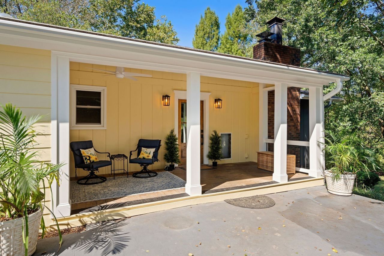 9032 S Harpeth Ct, Nashville, TN 37221 Main Photo