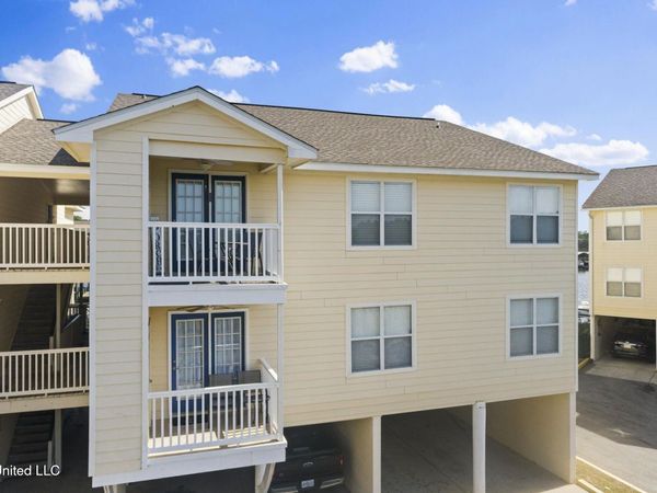 2421 Beachview Drive, Ocean Springs, MS 39564