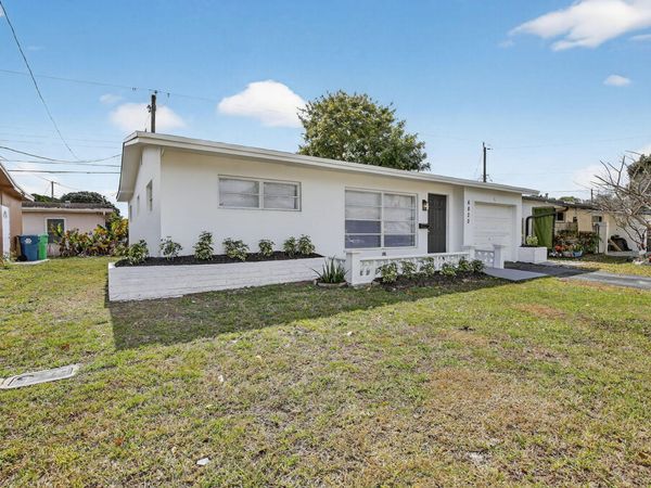 6820 NW 29th Court, Sunrise, FL 33313