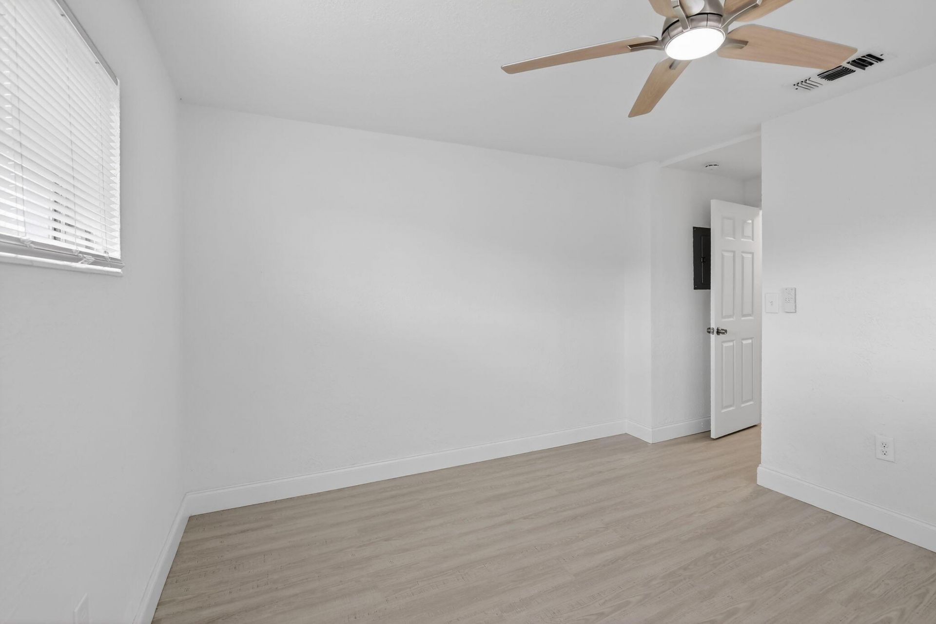 6820 NW 29th Court, Sunrise, FL 33313 Photo