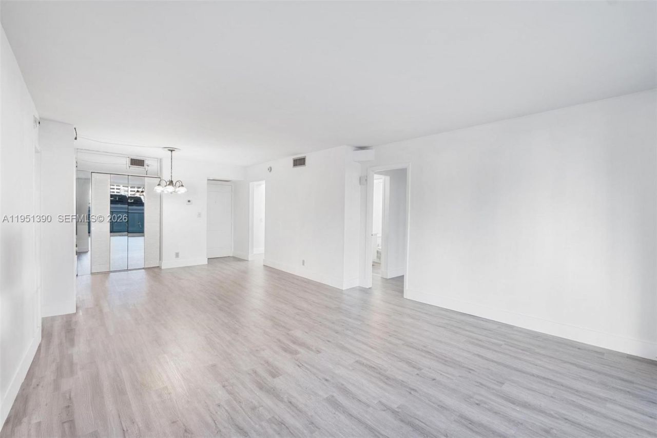 100 Bayview Dr, Unit 229, Sunny Isles Beach, FL 33160 Photo