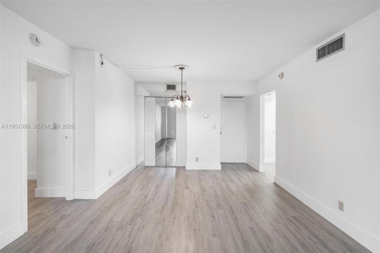 100 Bayview Dr, Unit 229, Sunny Isles Beach, FL 33160 Photo