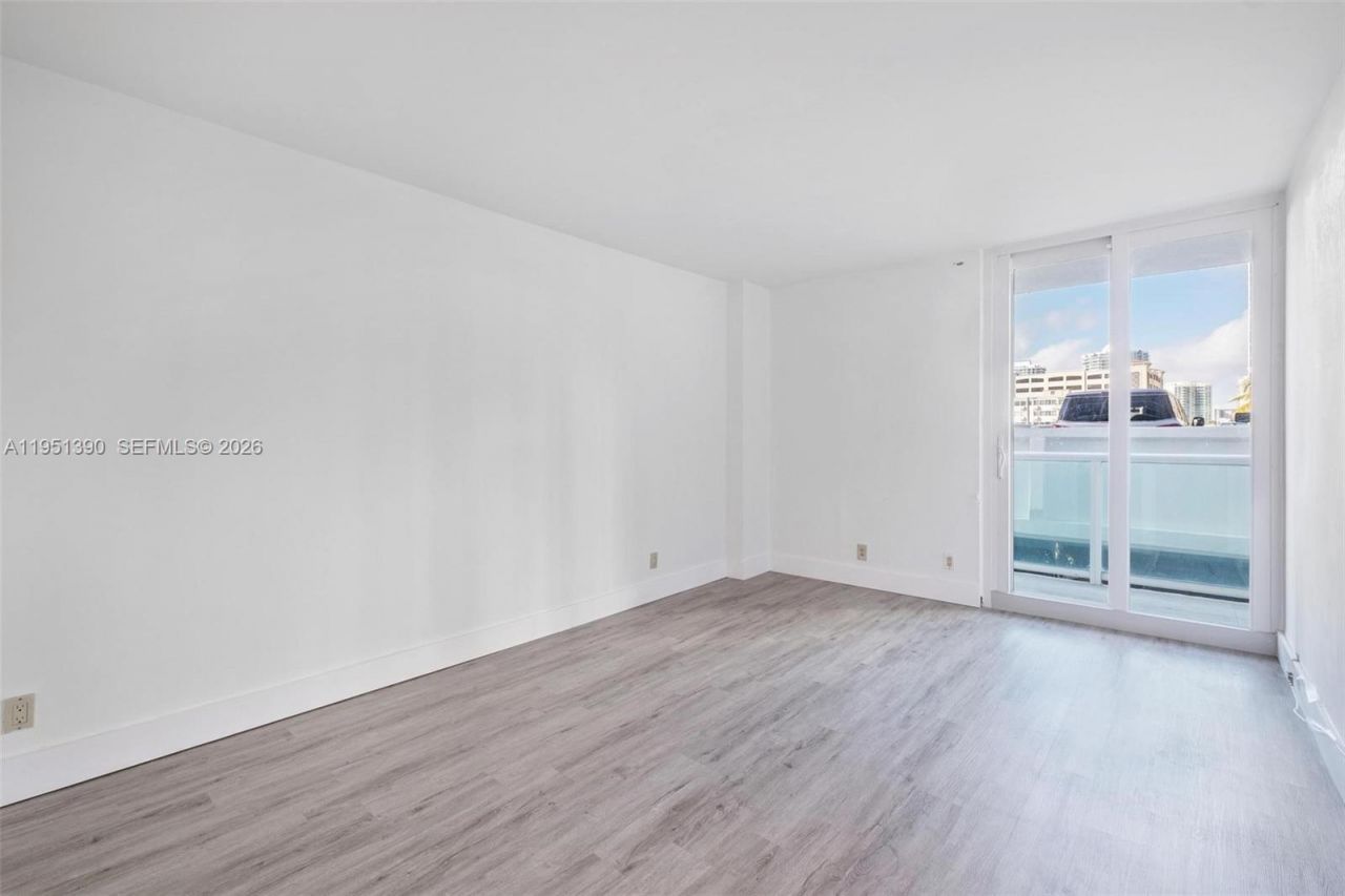 100 Bayview Dr, Unit 229, Sunny Isles Beach, FL 33160 Photo