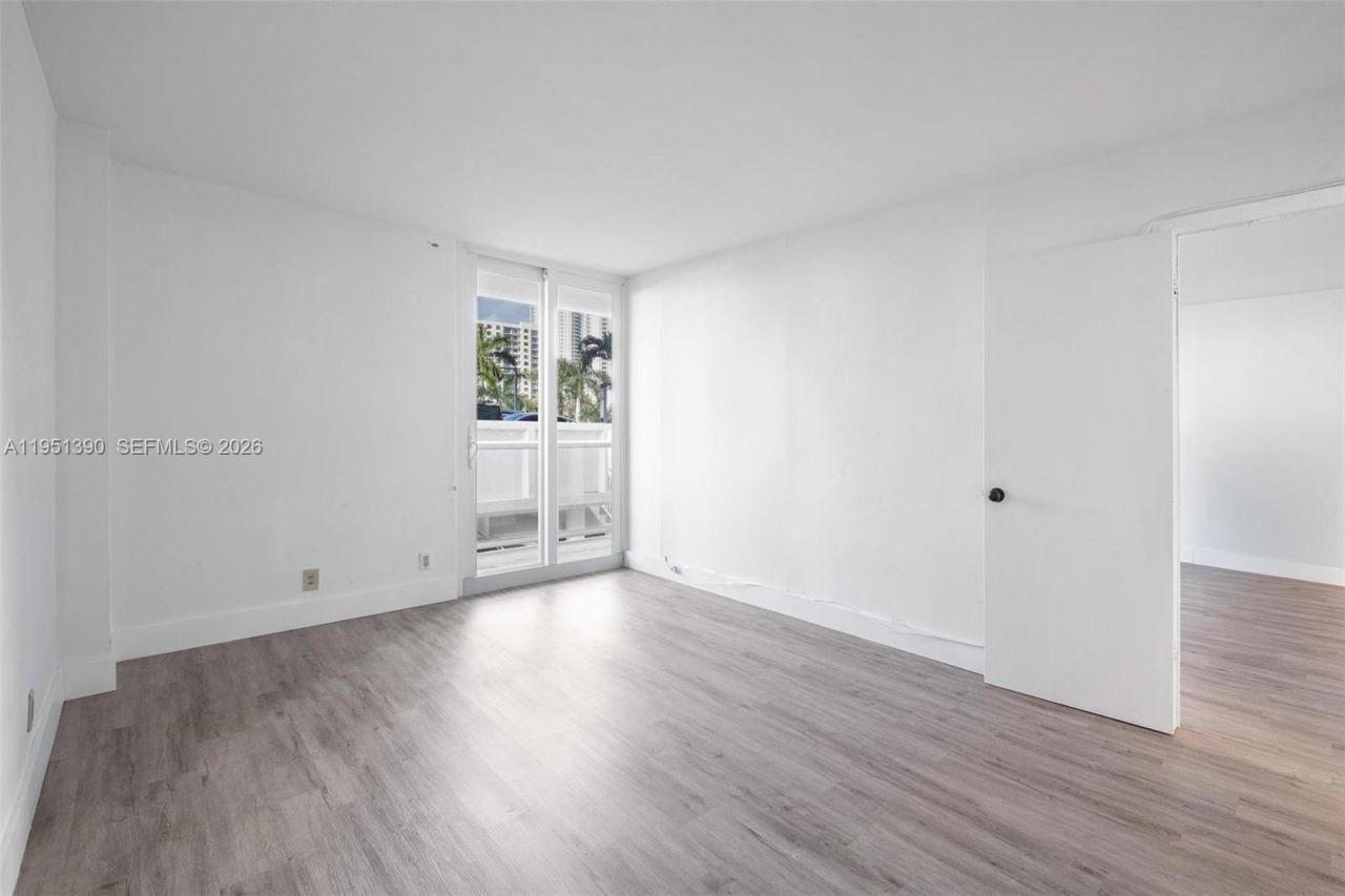 100 Bayview Dr, Unit 229, Sunny Isles Beach, FL 33160 Photo