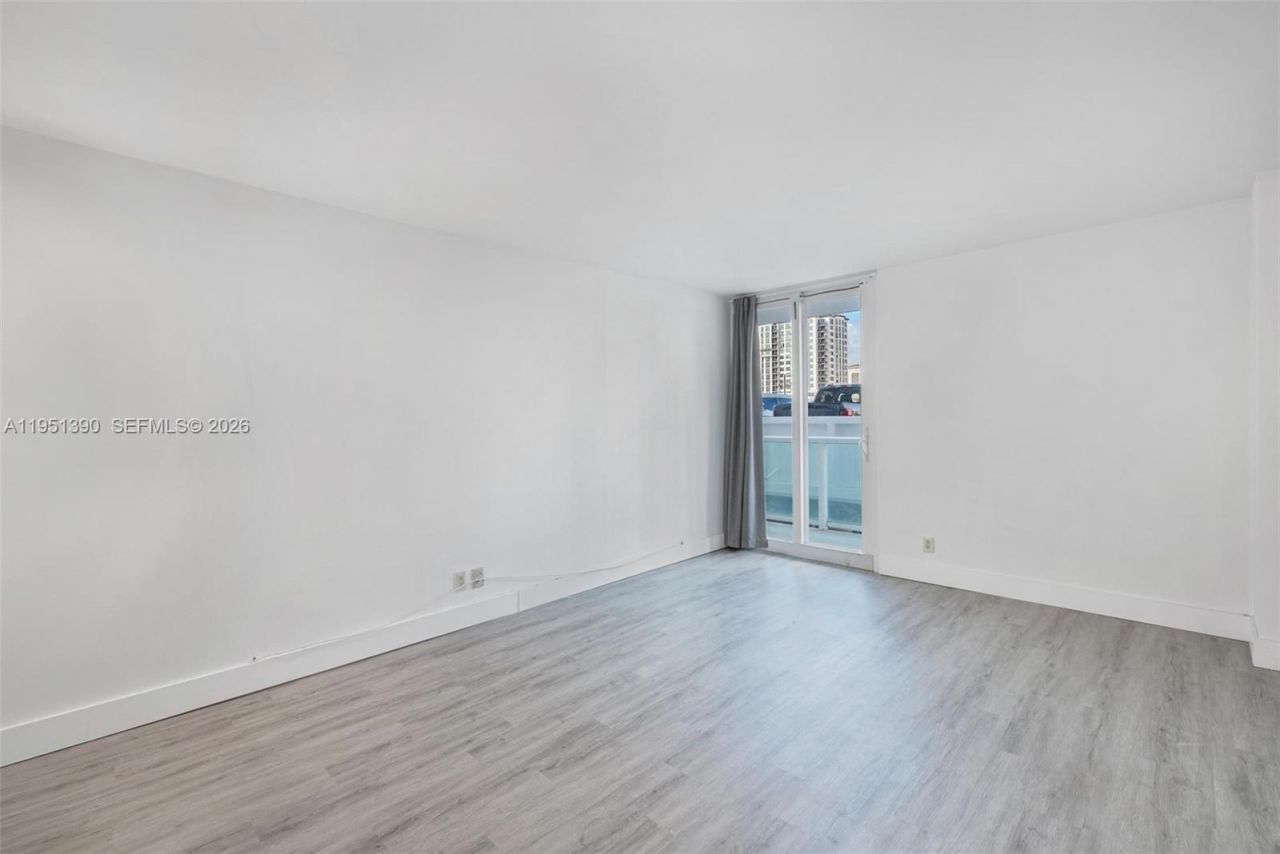 100 Bayview Dr, Unit 229, Sunny Isles Beach, FL 33160 Photo