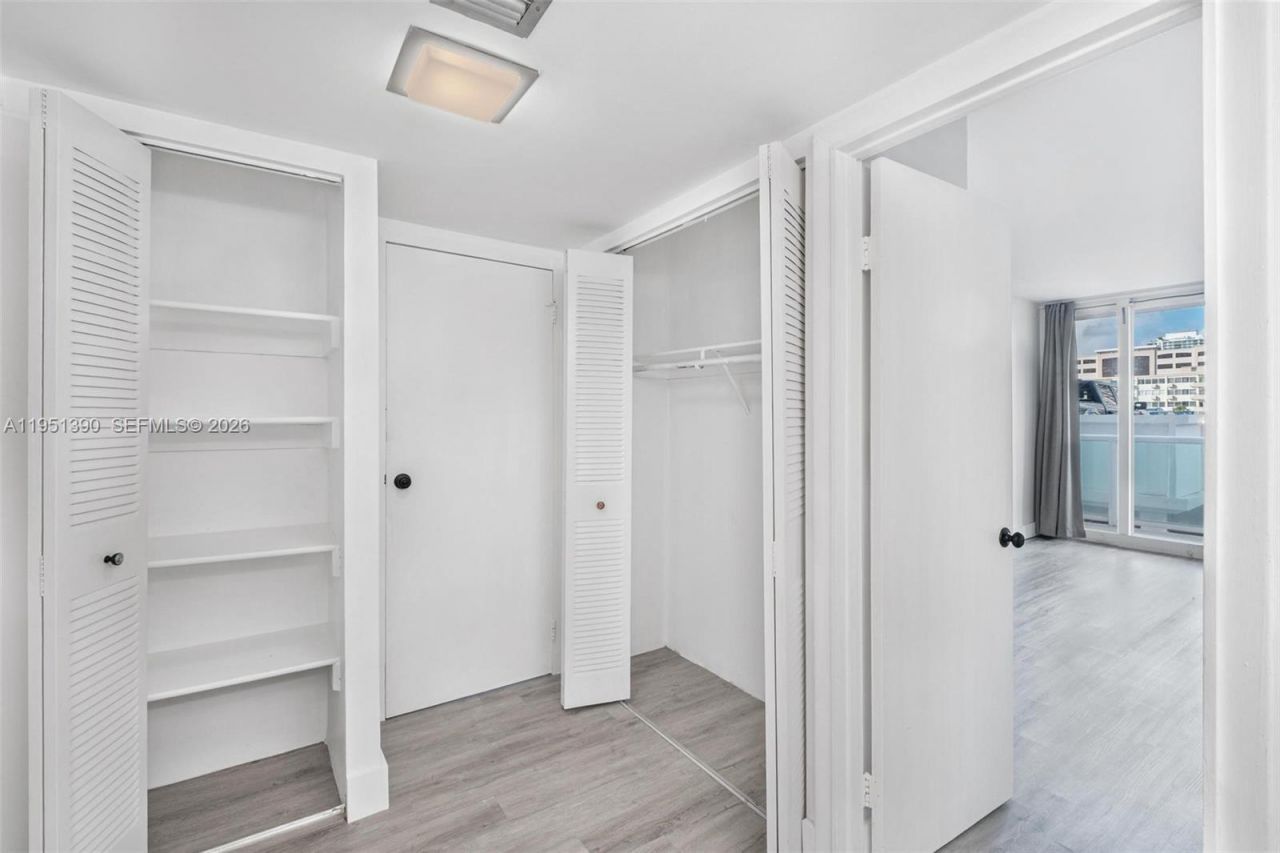 100 Bayview Dr, Unit 229, Sunny Isles Beach, FL 33160 Photo