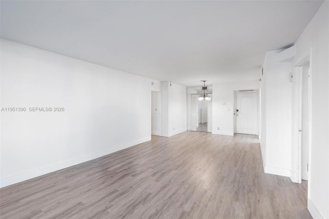 100 Bayview Dr, Unit 229, Sunny Isles Beach, FL 33160 Photo