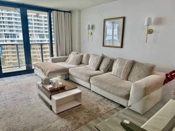 600 NE 36th St, Unit 820, Miami, FL 33137