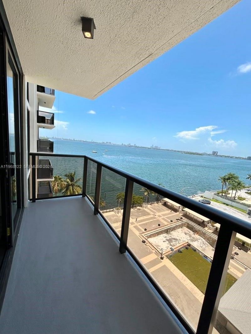 600 NE 36th St, Unit 820, Miami, FL 33137 Photo