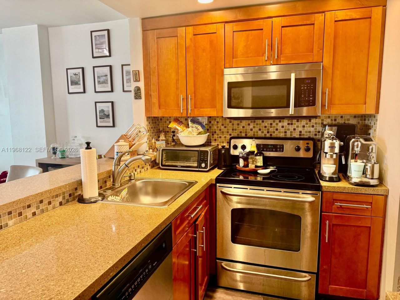 600 NE 36th St , Unit 820, Miami, FL 33137 Photo