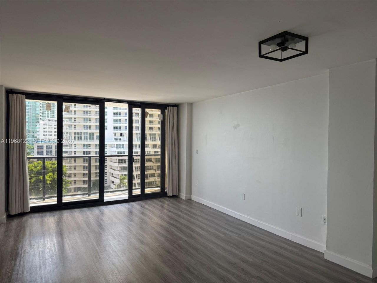 600 NE 36th St, Unit 820, Miami, FL 33137 Photo