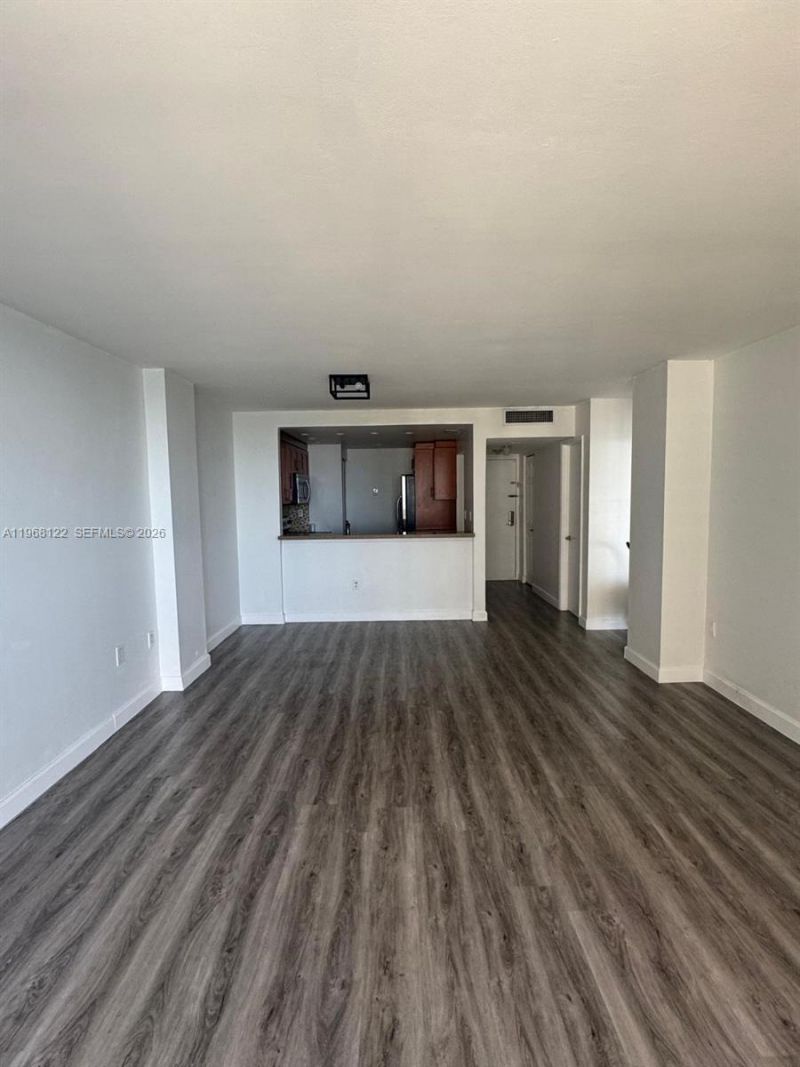 600 NE 36th St, Unit 820, Miami, FL 33137 Photo