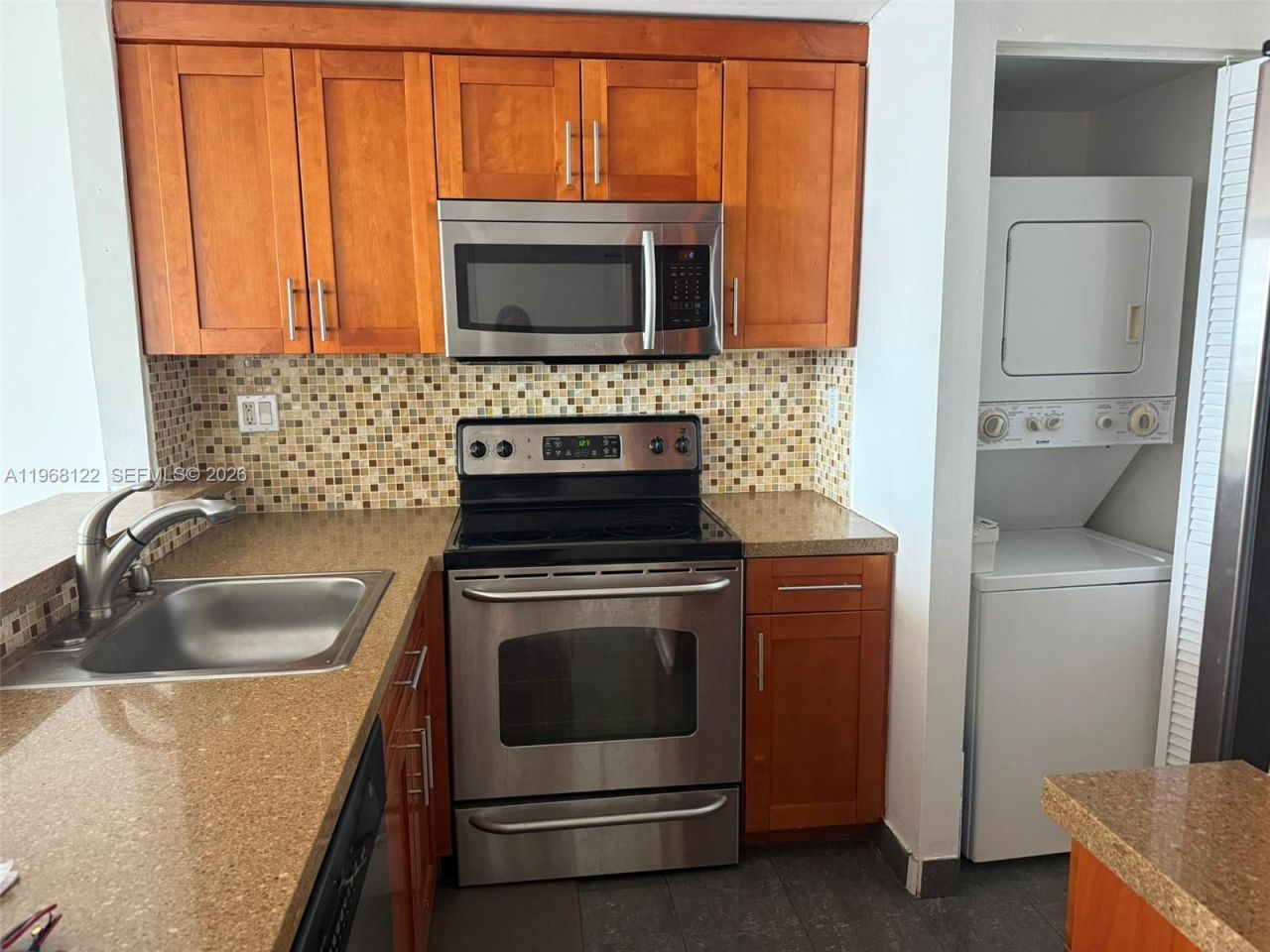 600 NE 36th St, Unit 820, Miami, FL 33137 Photo