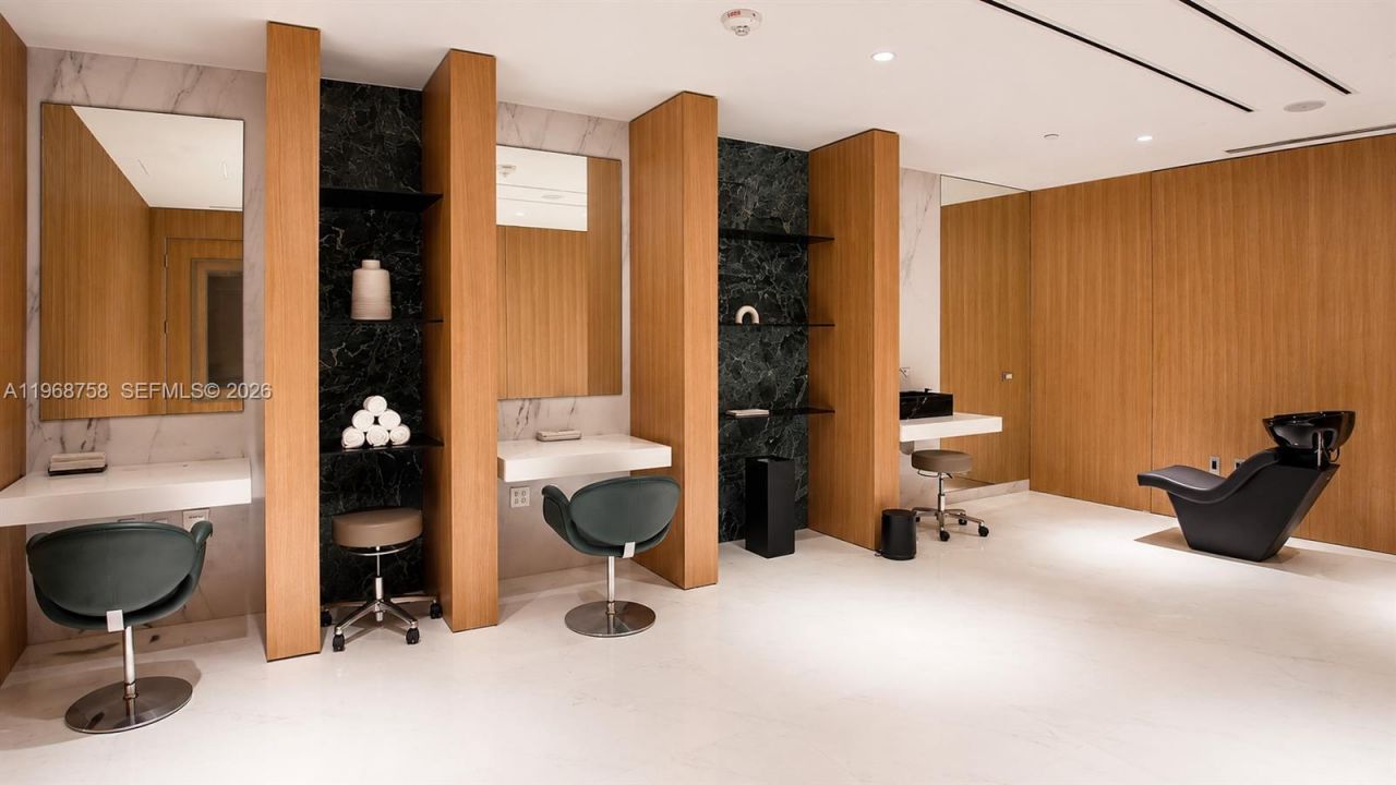 300 Biscayne Boulevard Way, Unit 1105C, Miami, FL 33131 Photo
