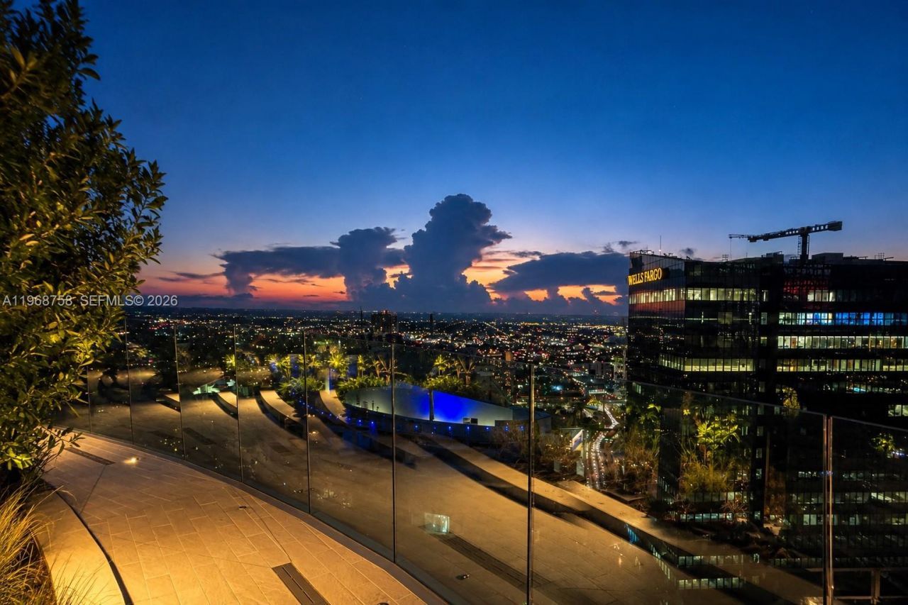 300 Biscayne Boulevard Way, Unit 1105C, Miami, FL 33131 Photo