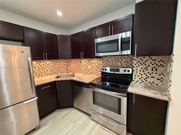 2426 SE 17th Cswy, Unit 207A, Fort Lauderdale, FL 33316