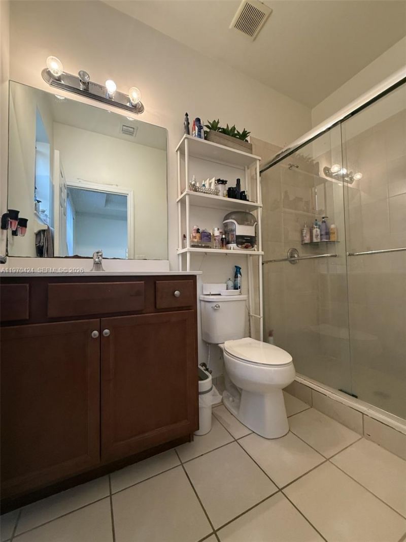 9386 W 33rd Ln, Hialeah, FL 33018 Photo
