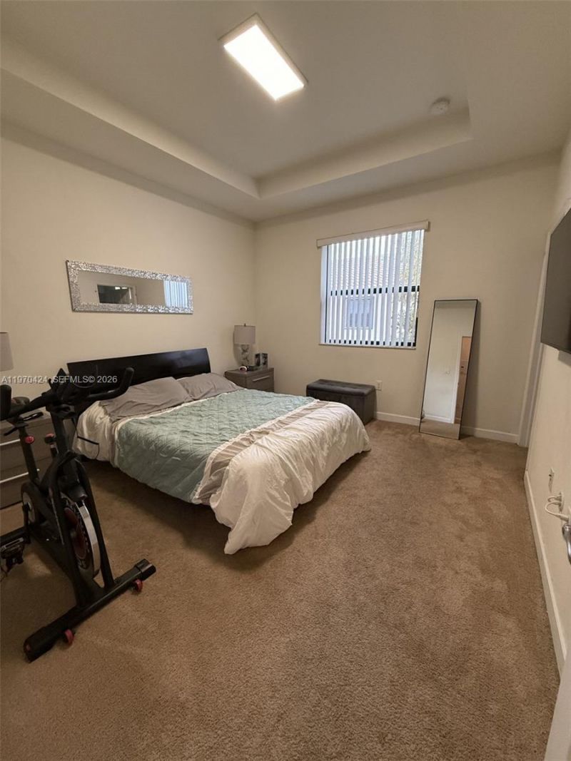 9386 W 33rd Ln, Hialeah, FL 33018 Photo