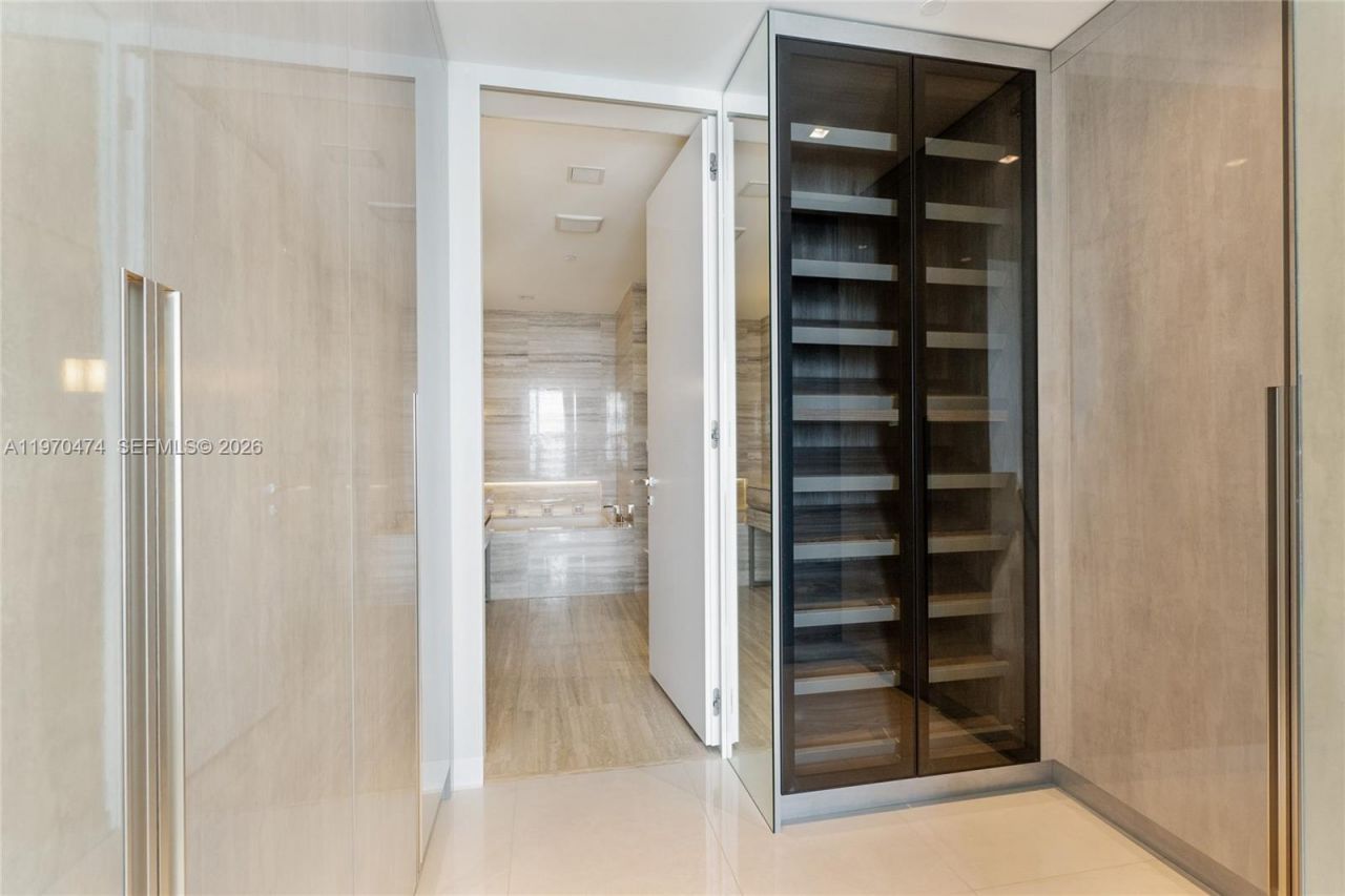 18975 Collins Ave , Unit 2703, Sunny Isles Beach, FL 33160 Photo