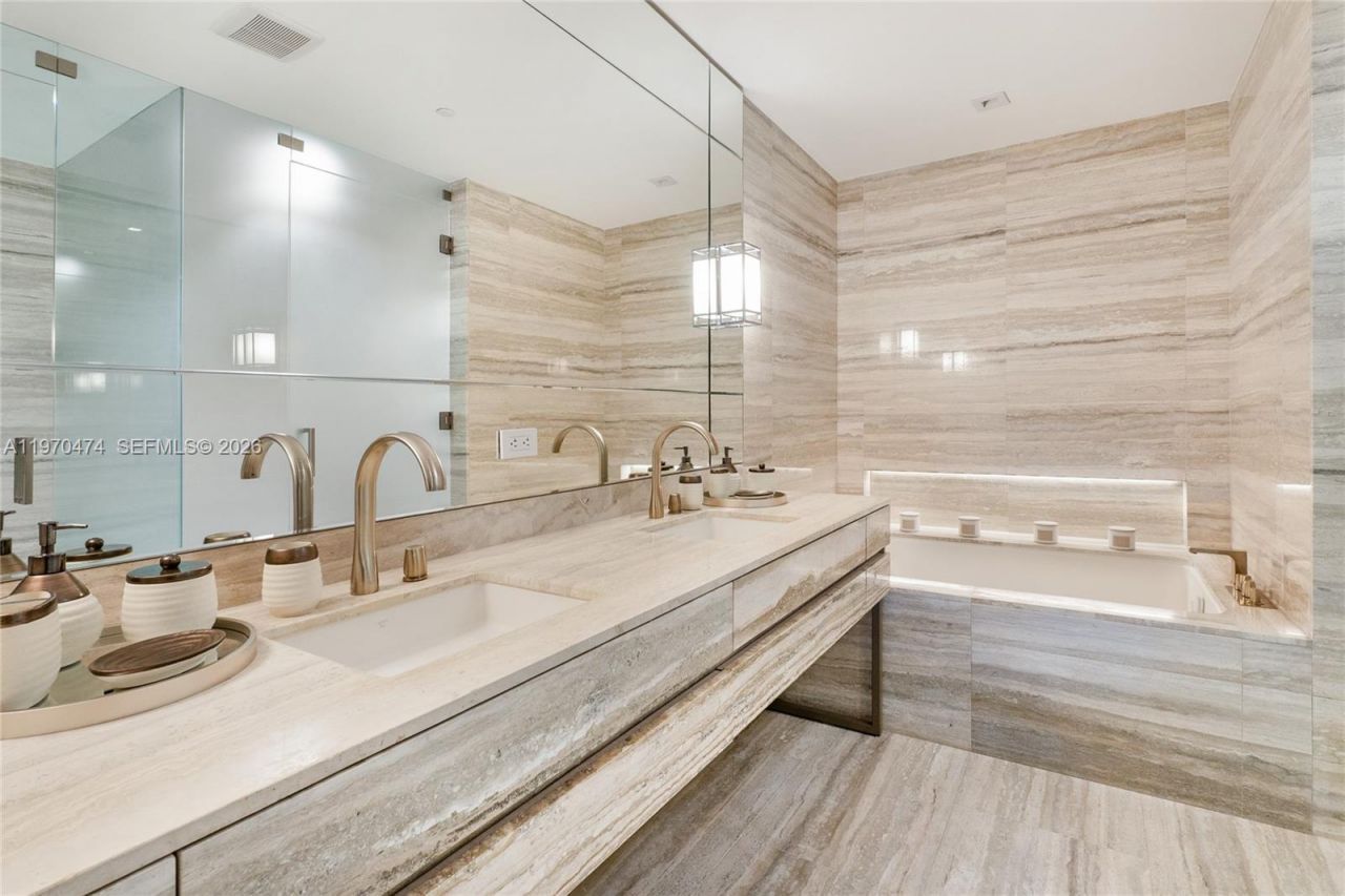 18975 Collins Ave , Unit 2703, Sunny Isles Beach, FL 33160 Photo