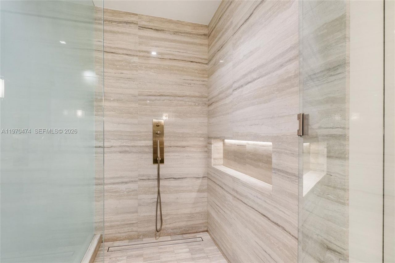 18975 Collins Ave , Unit 2703, Sunny Isles Beach, FL 33160 Photo