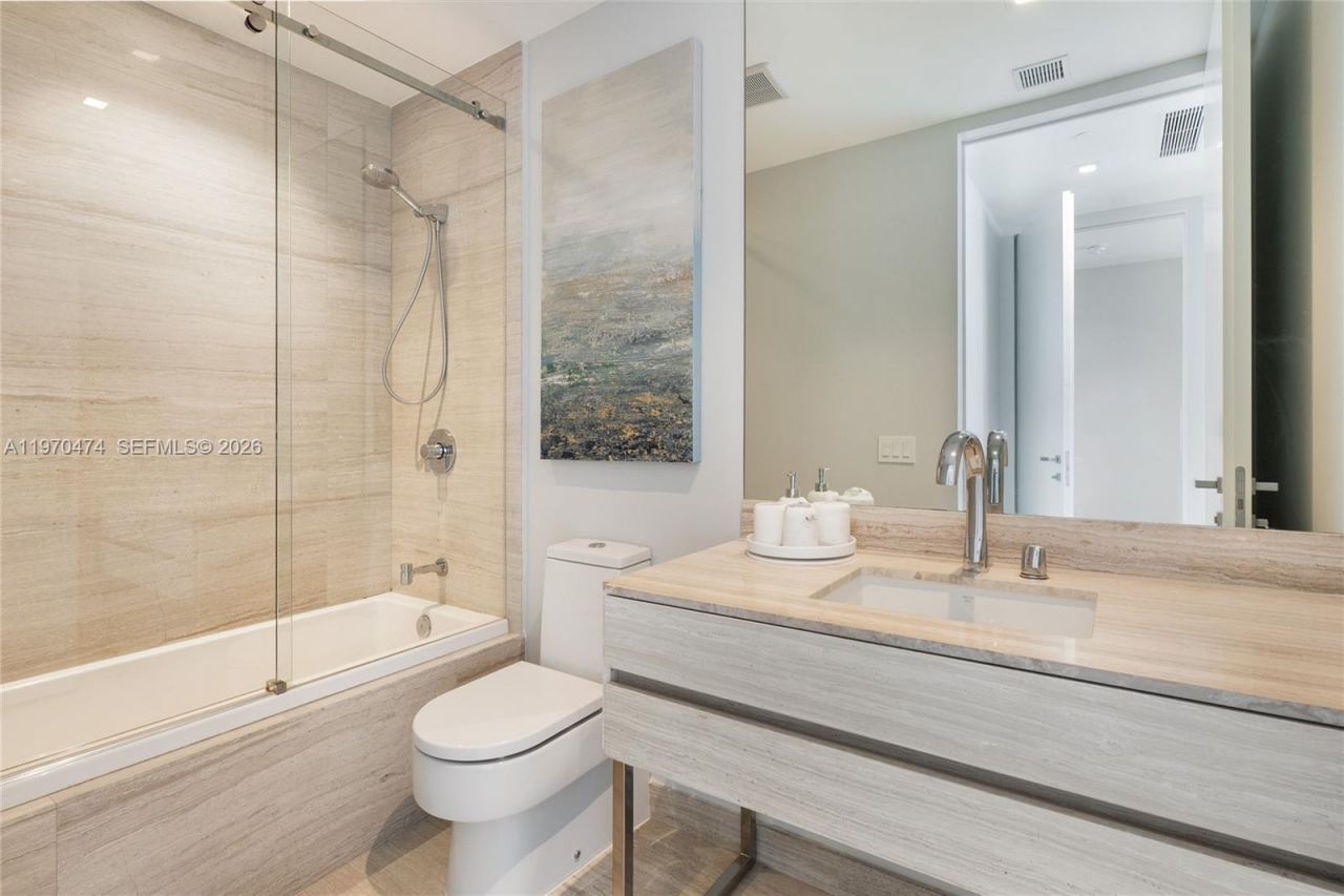 18975 Collins Ave , Unit 2703, Sunny Isles Beach, FL 33160 Photo