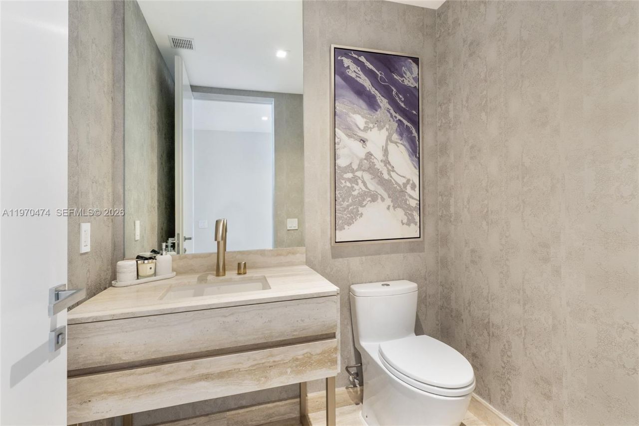 18975 Collins Ave , Unit 2703, Sunny Isles Beach, FL 33160 Photo