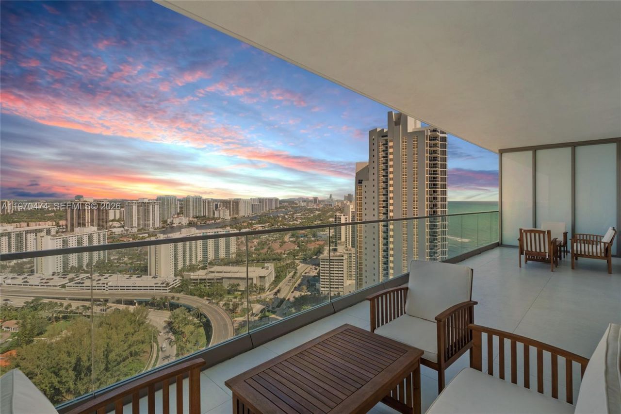 18975 Collins Ave , Unit 2703, Sunny Isles Beach, FL 33160 Photo