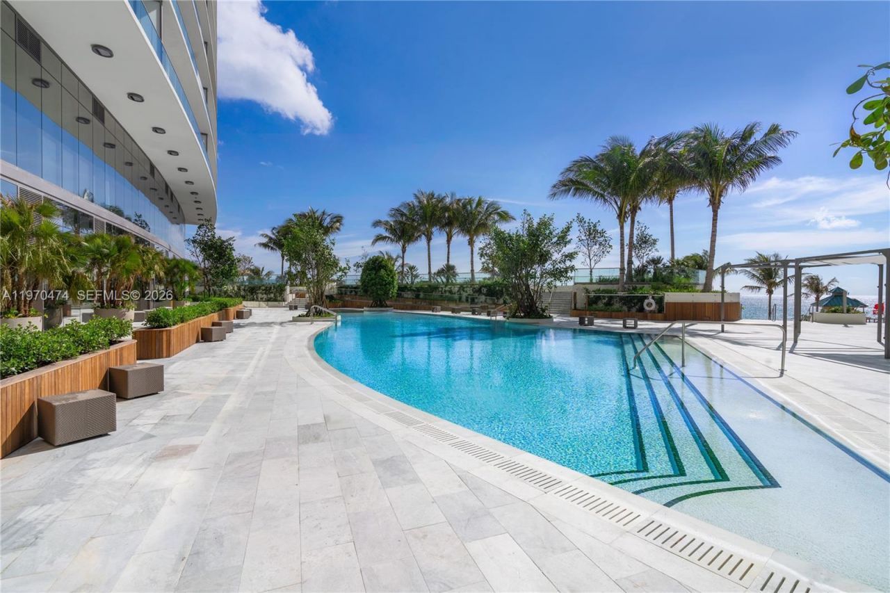 18975 Collins Ave , Unit 2703, Sunny Isles Beach, FL 33160 Photo