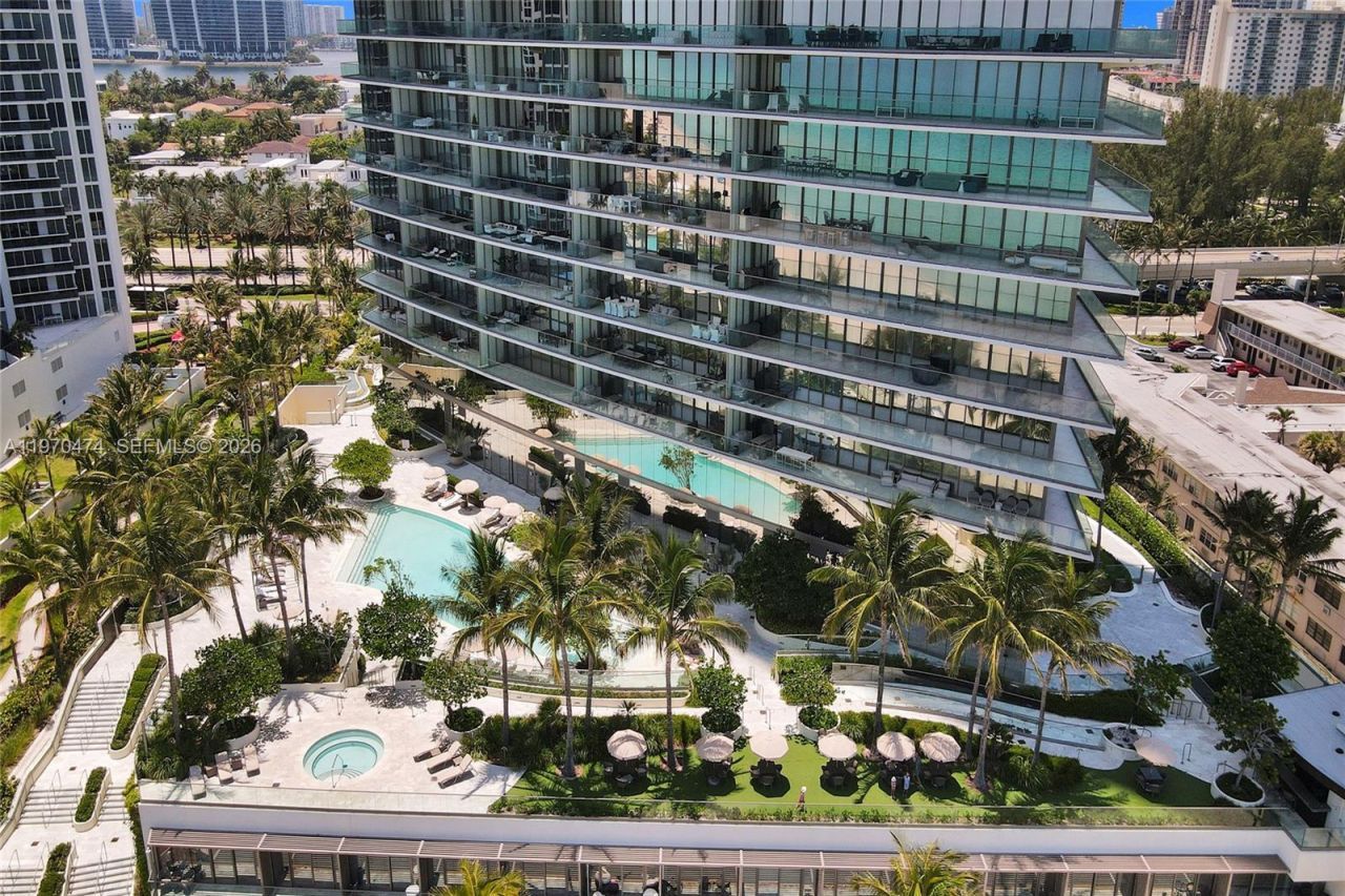 18975 Collins Ave , Unit 2703, Sunny Isles Beach, FL 33160 Photo