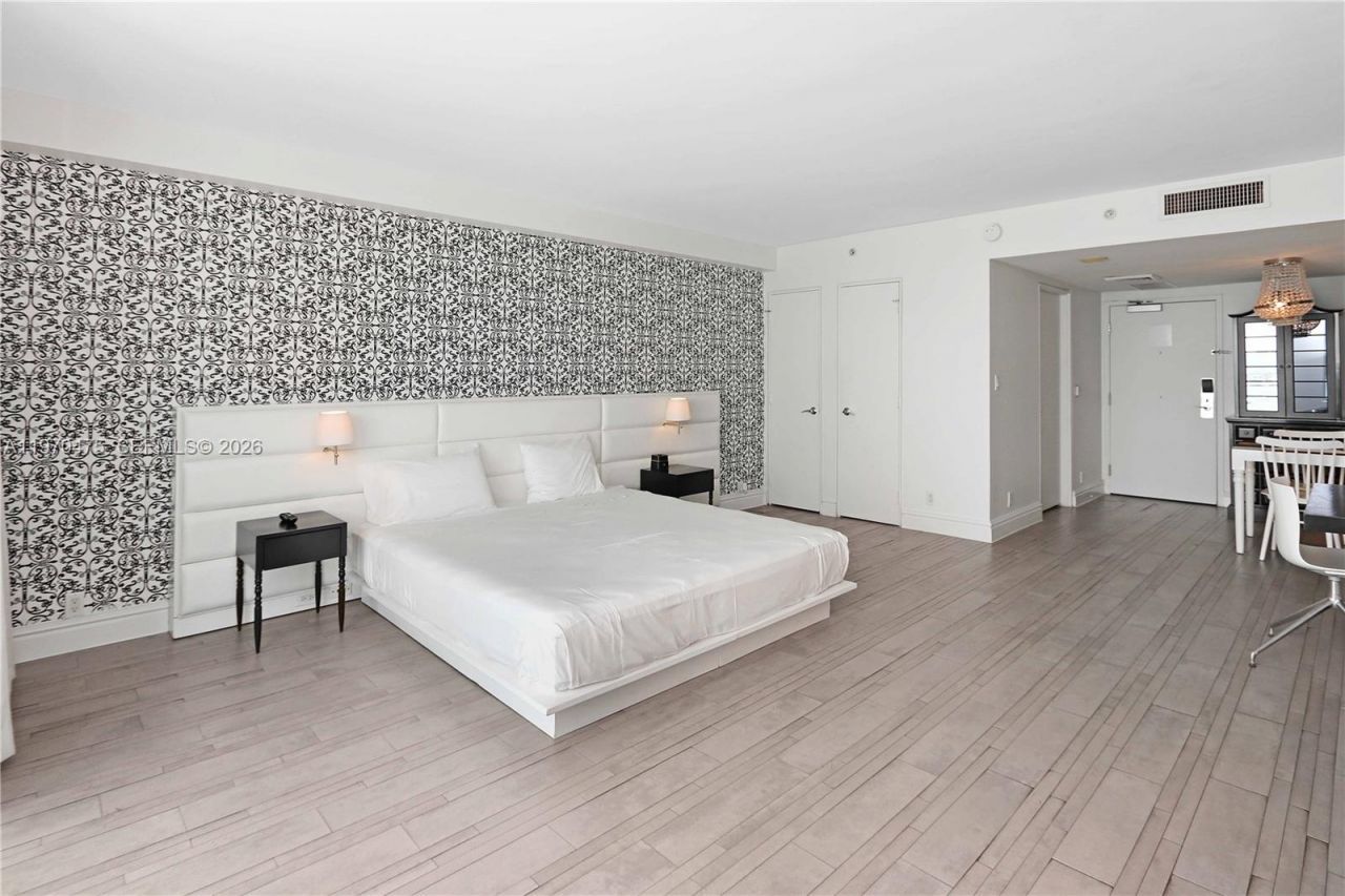 1100 West Ave , Unit 322, Miami Beach, FL 33139 Photo