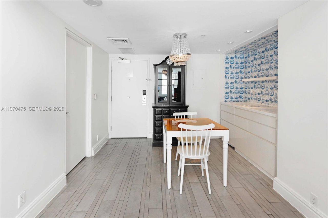 1100 West Ave , Unit 322, Miami Beach, FL 33139 Photo